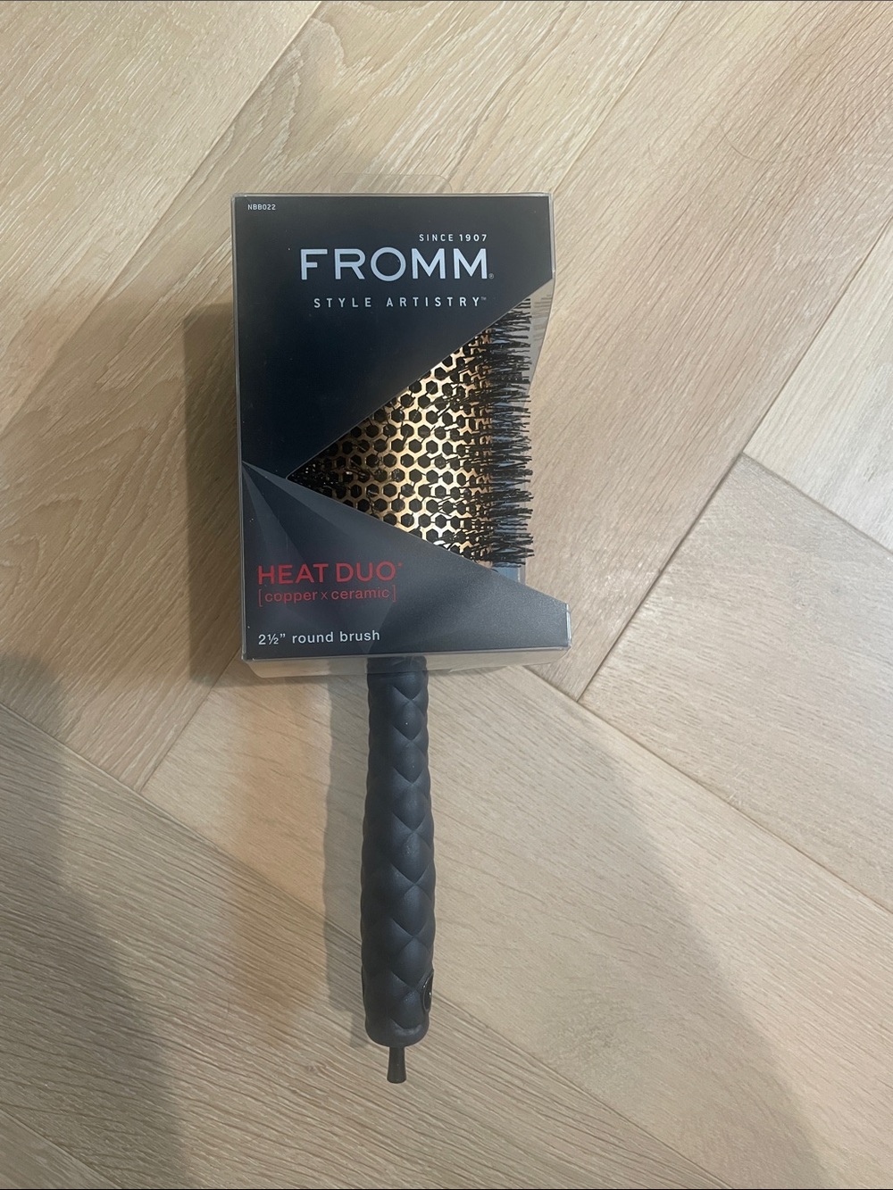 FROMM 2 1/2 " Round Brush STYLE
ARTISTRY HEAT DUO